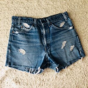 Levi’s cutoff shorts
